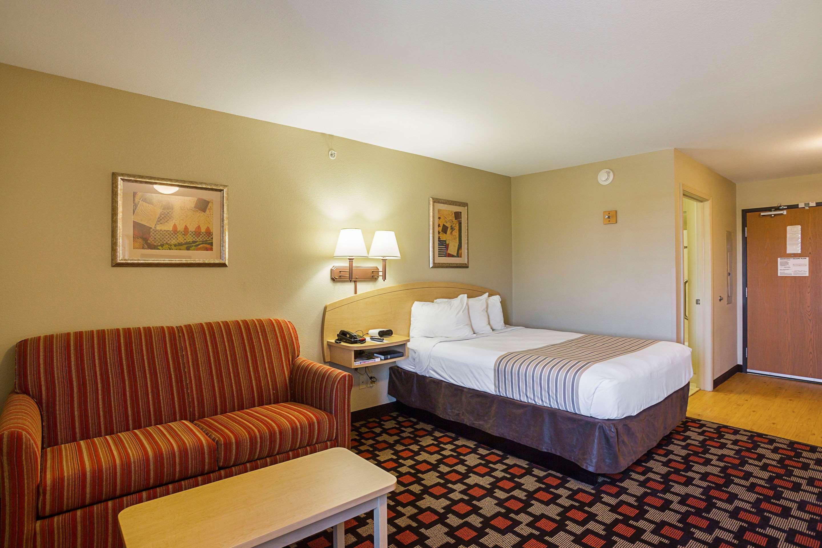 Hotel Suburban Clarksville-louisville North 2*